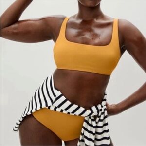 NWT Everlane The Square-Neck Bikini Top in Mustard
Yellow Size S